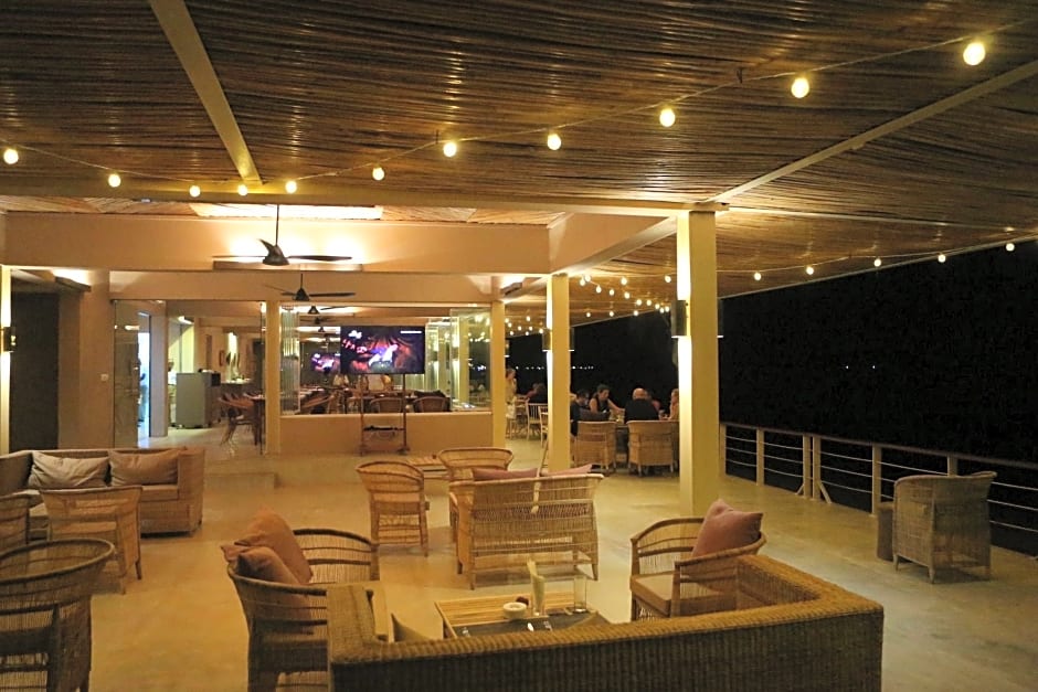 Kirimizi - Hotel & Restaurante
