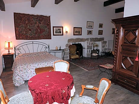 Family Room with Mountain View