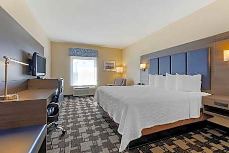 1 King Bed, Non-Smoking, Microwave, Refrigerator, High Speed Internet Access, Full Breakfast