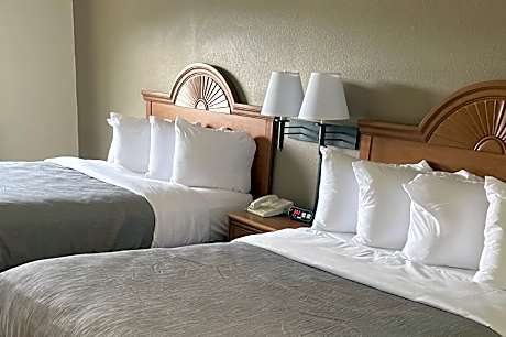 2 Queen Beds Deluxe Room Smoking