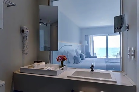 TWIN DELUXE SEA FRONT