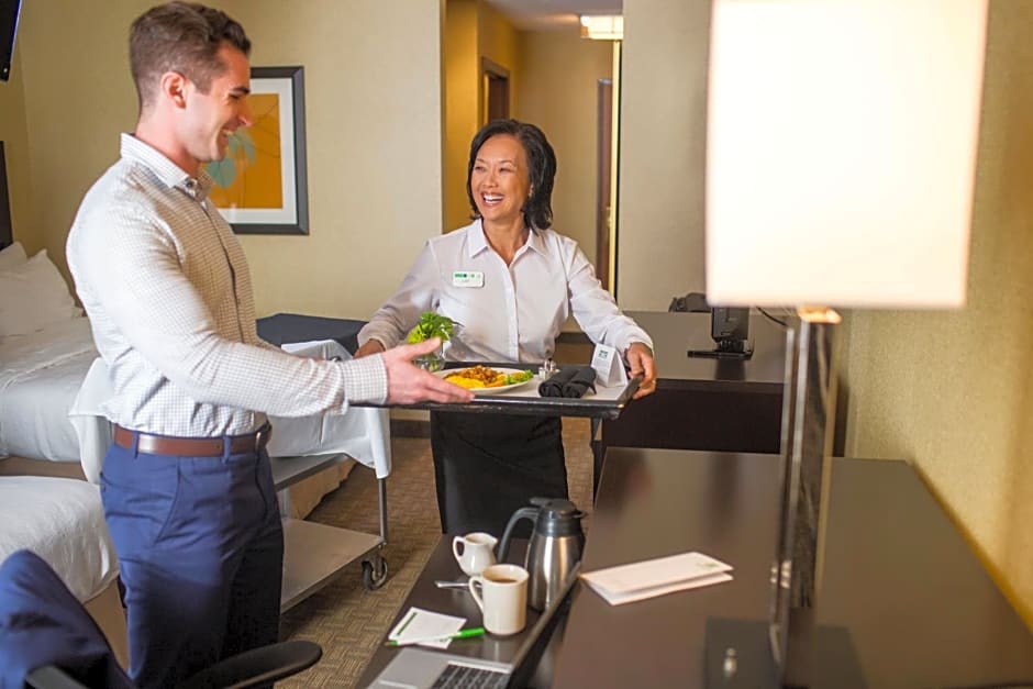 Holiday Inn - Columbus, an IHG Hotel