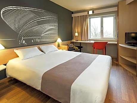 Room with One Double Bed and one Single Bed