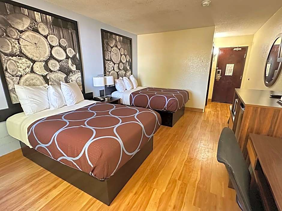 Super 8 by Wyndham Farmville