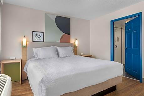 1 King 1 Bedroom Suite