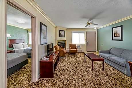 2 Queen Beds, Efficiency, Suite, Nonsmoking