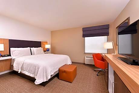 King Room with King Bed - Non-Smoking