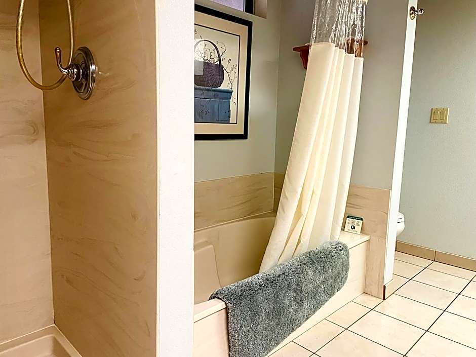 Whispering Pines Lodge