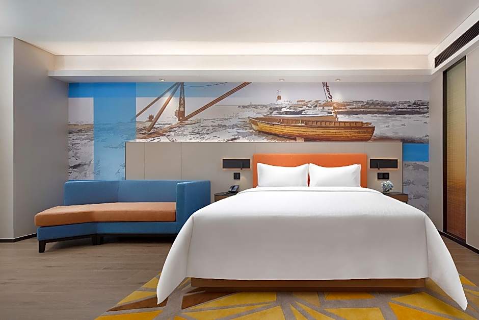 Hampton by Hilton Qionghai Railway Station