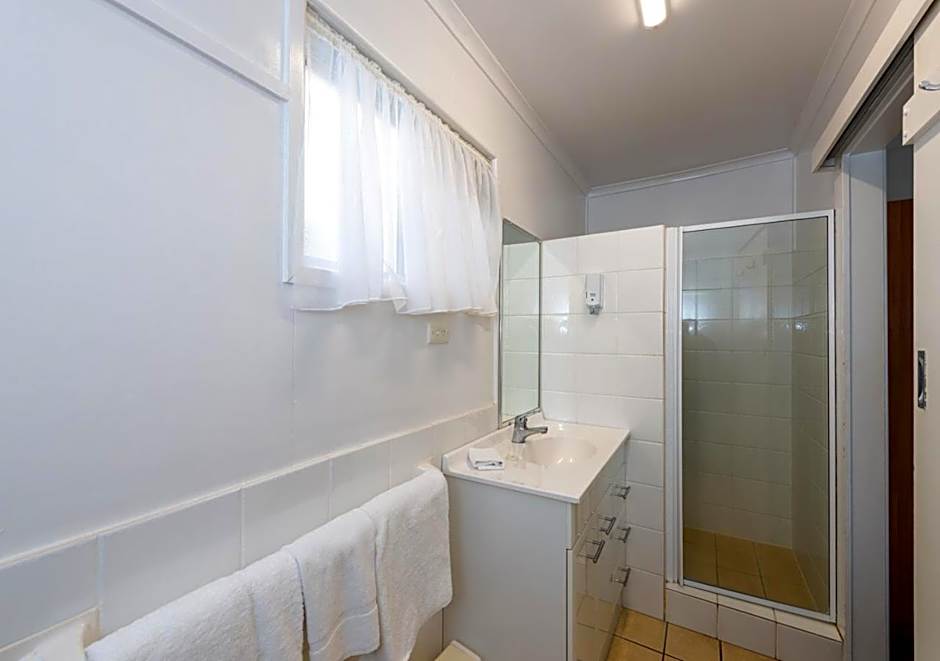 Riviera on Ruthven Motel