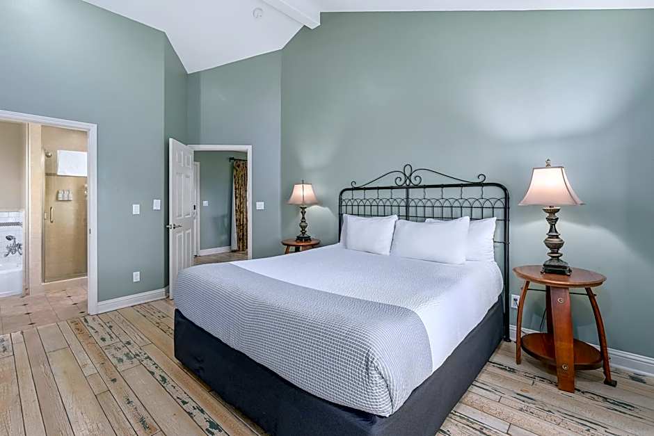 Cambria Pines Lodge