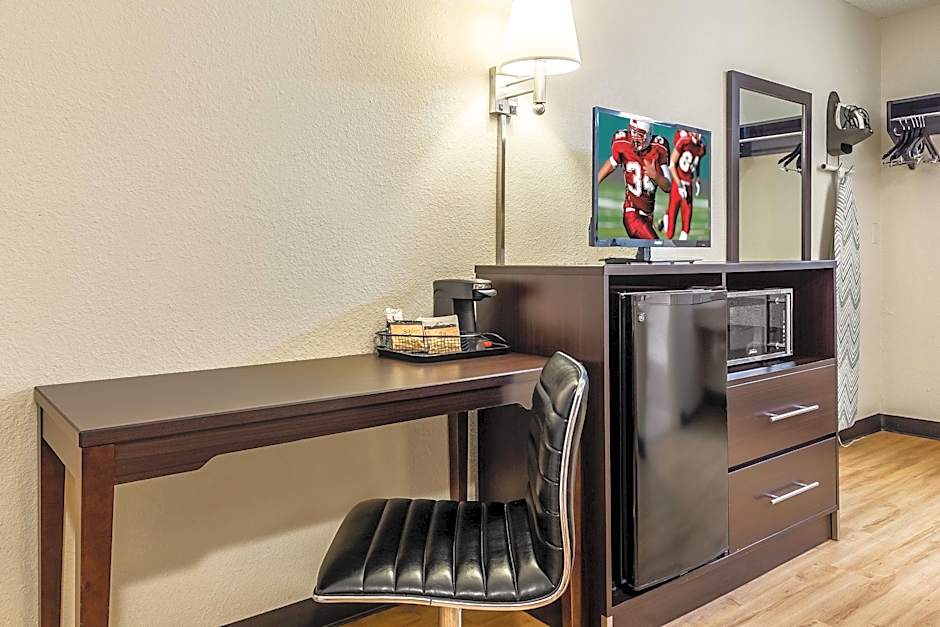 Red Roof Inn Scottsburg