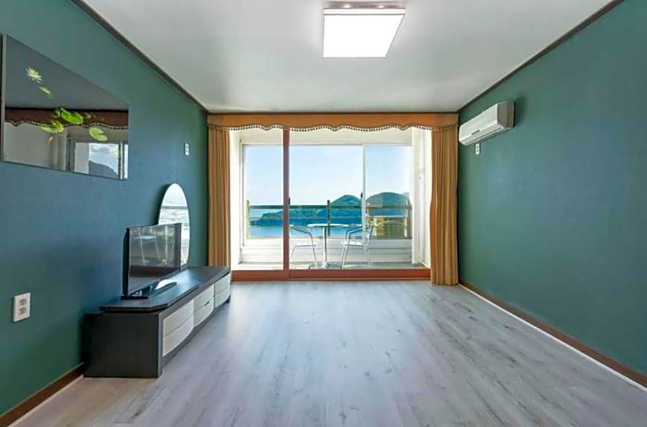 Namhae Season Hotel