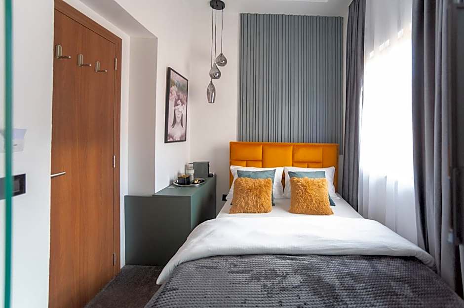 Knez Mihailova Center Rooms with PARKING