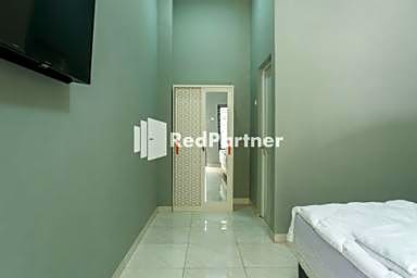 Athena House Syariah Near The Park Mall Solo Baru Mitra RedDoorz