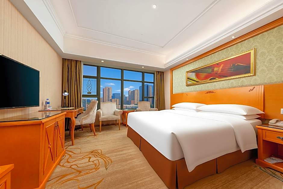 Vienna Hotel Shenzhen Gongming Nanhuan Road
