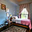 The Kings Throne Inn and Guest House