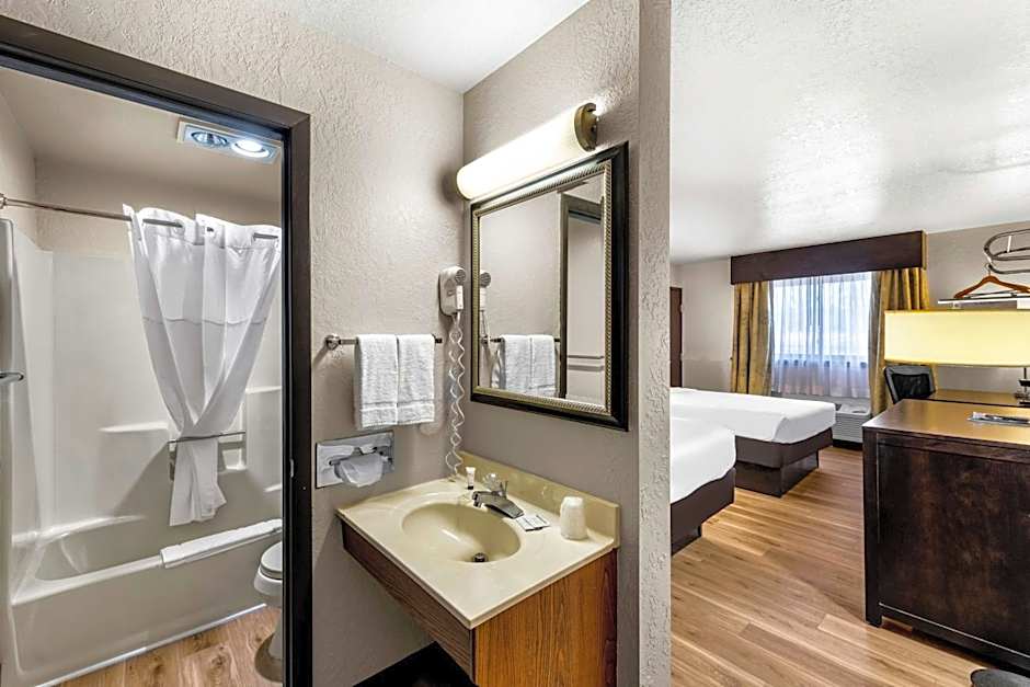 Americas Best Value Inn - Marquette