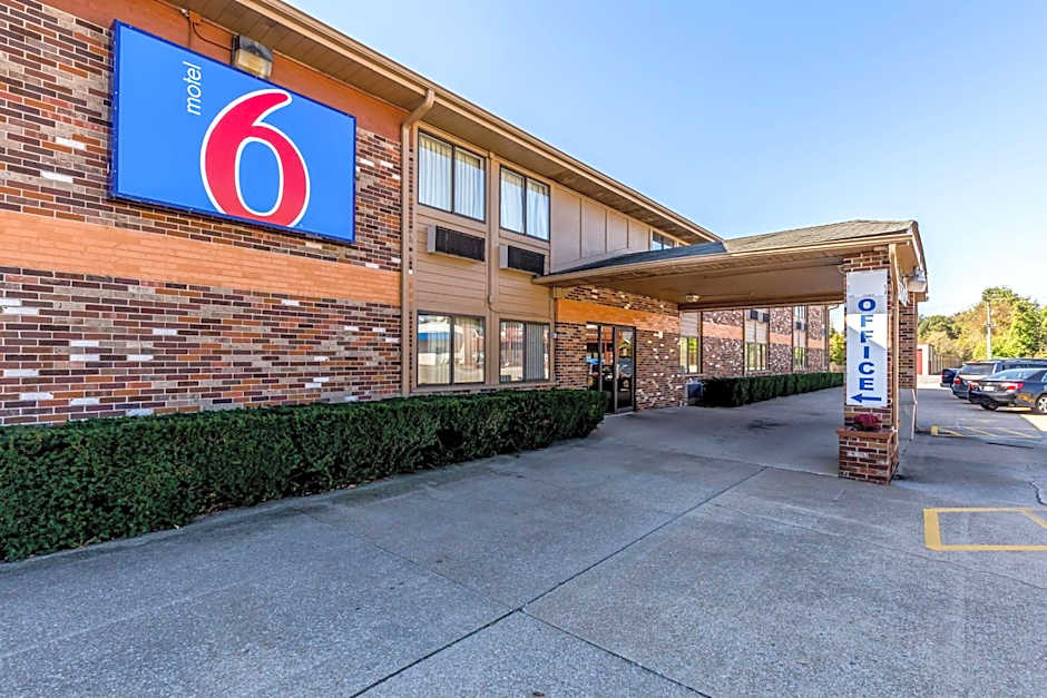 Motel 6-Troy, IL