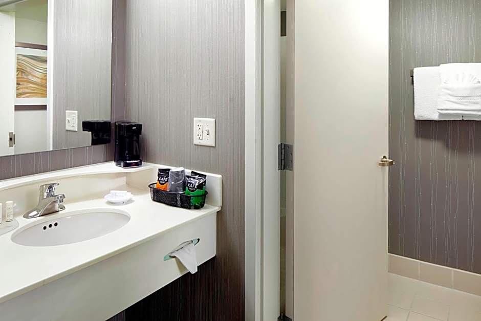 Courtyard by Marriott Edison Woodbridge