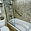 Waterfront Room, Heated Pool, Tiki Bar & Grill