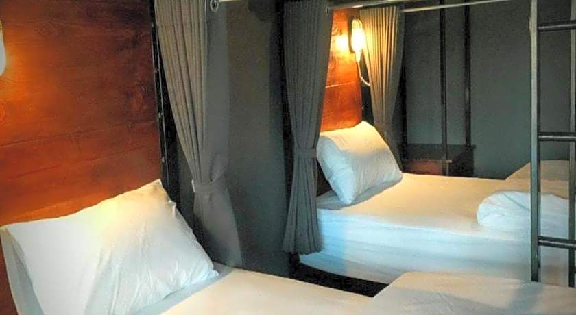 Rider Bedroom Hostel & Cafe