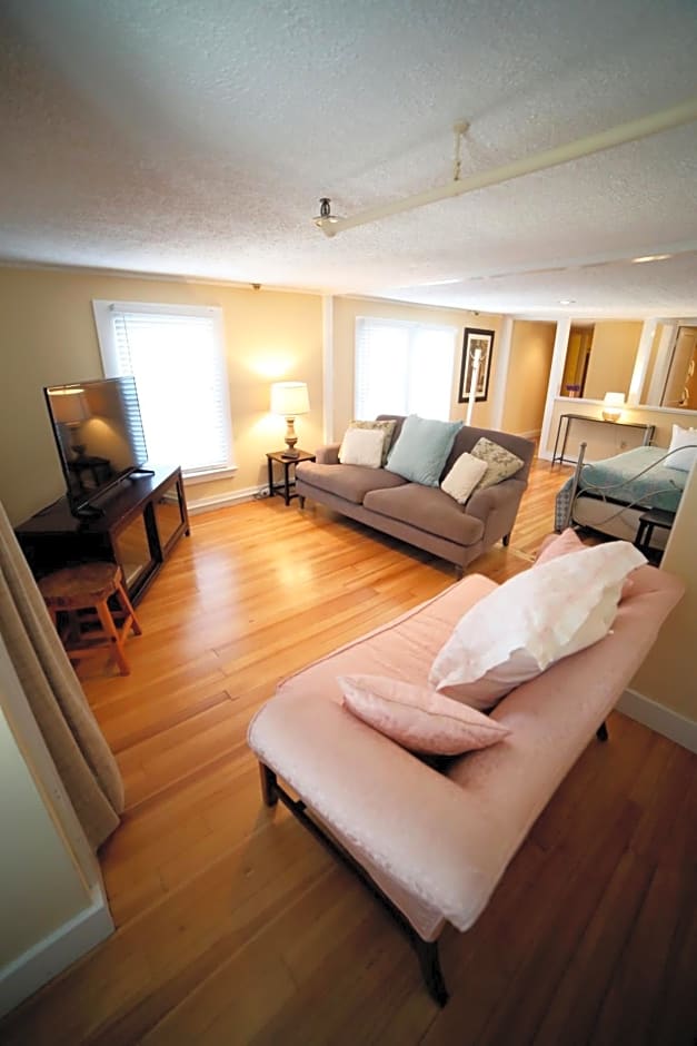 The Kennebunk Inn
