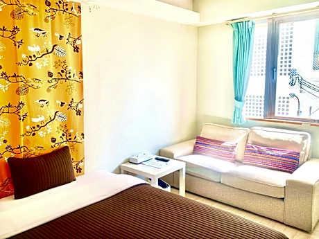 Queen Room - Non-Smoking