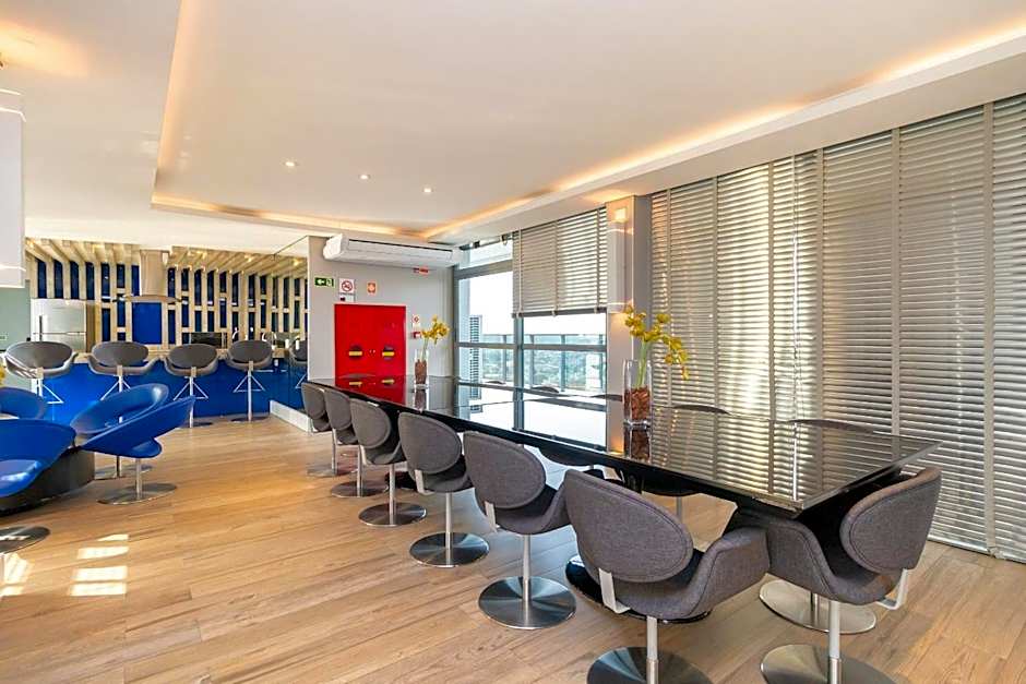 7th Avenue - Centro | Curitiba | Gonzaga Stays