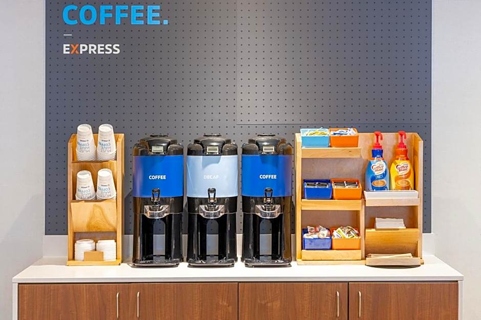 Holiday Inn Express & Suites Ft. Washington - Philadelphia By IHG