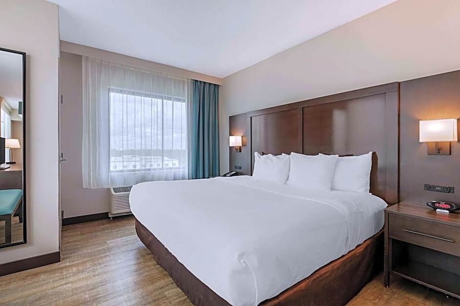 Comfort Inn & Suites Miami International Airport