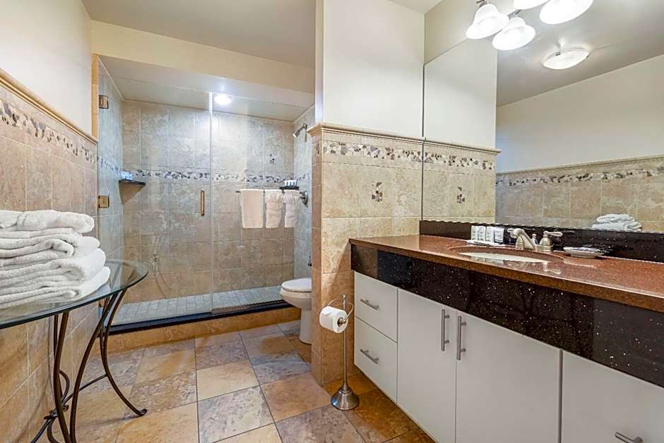 Ramada Hotel & Conference Center by Wyndham State College 