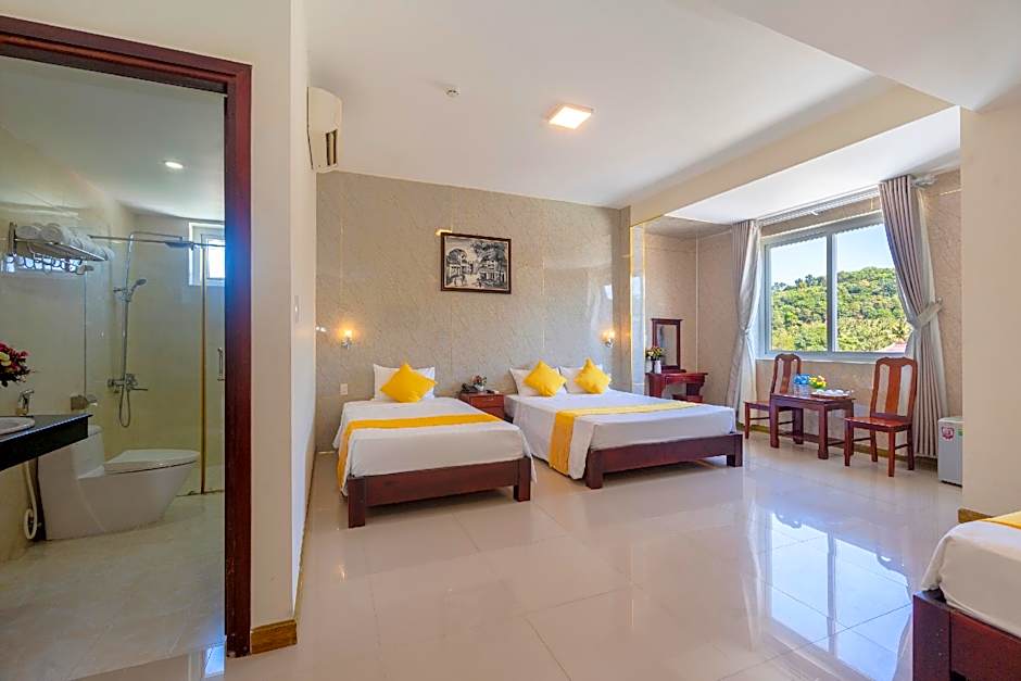 Photo 1 of 12 of Family Suite, City View