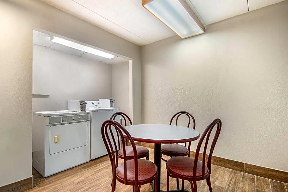 Days Inn by Wyndham International Falls
