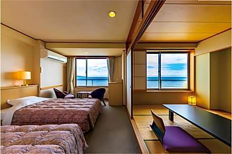 Japanese Western Style Room with Twin Bed and 7.5 Tatami