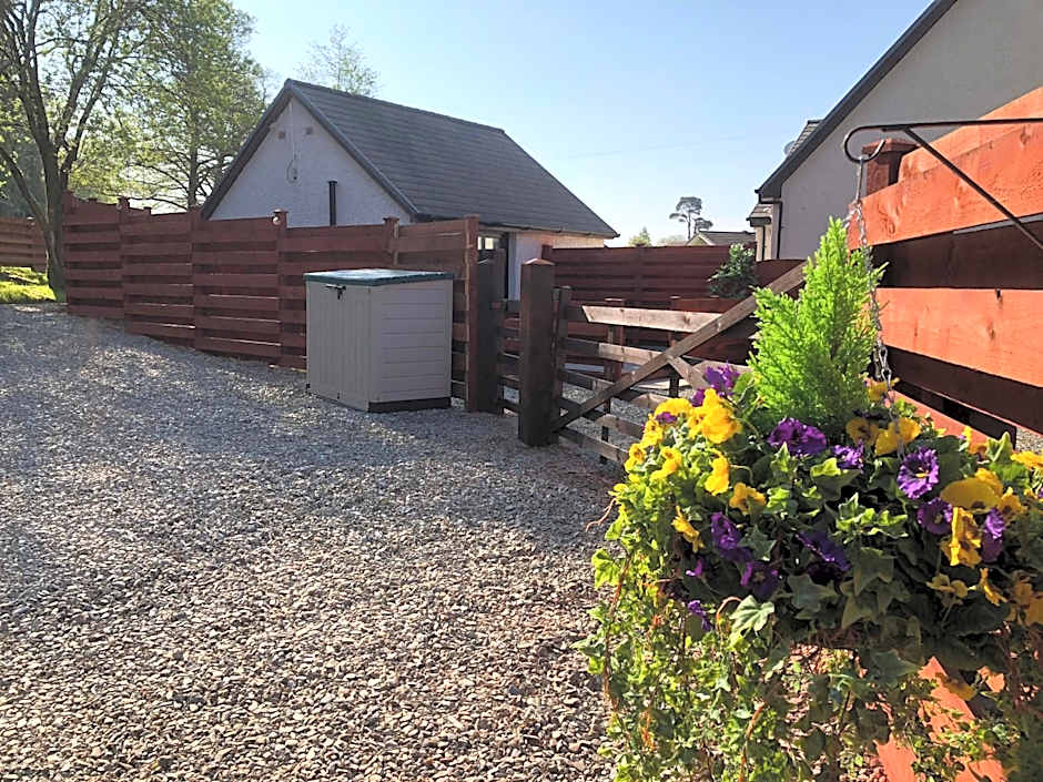 The Wee Ludging Cottage, Rashfield, by Dunoon