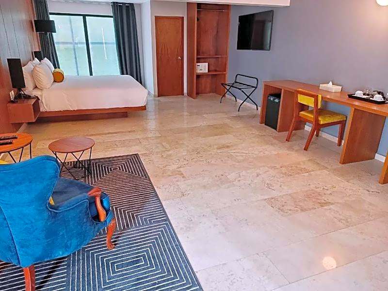 HOTEL LUCA