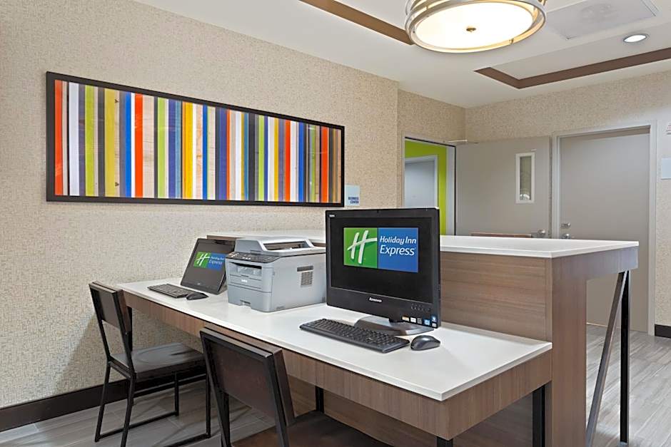 Holiday Inn Express Hotel & Suites Largo-Clearwater By IHG