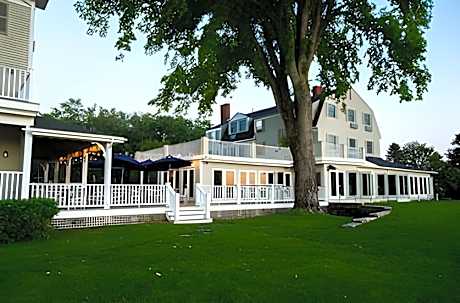 The Breakwater Inn & Spa