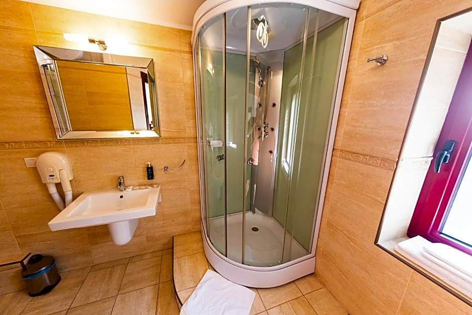 Daily Plaza Boutique Hotel