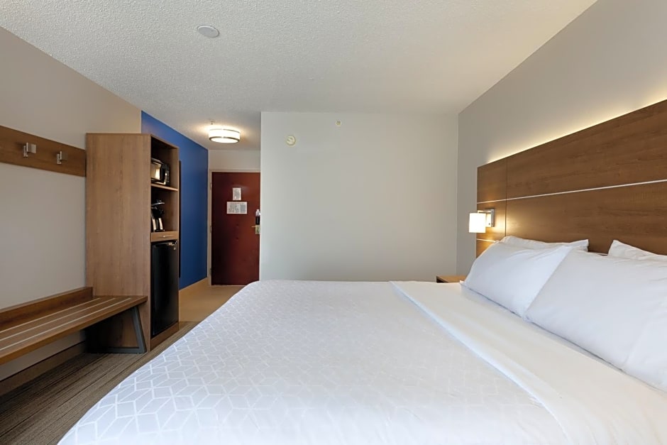 Holiday Inn Express & Suites Milton East I-10