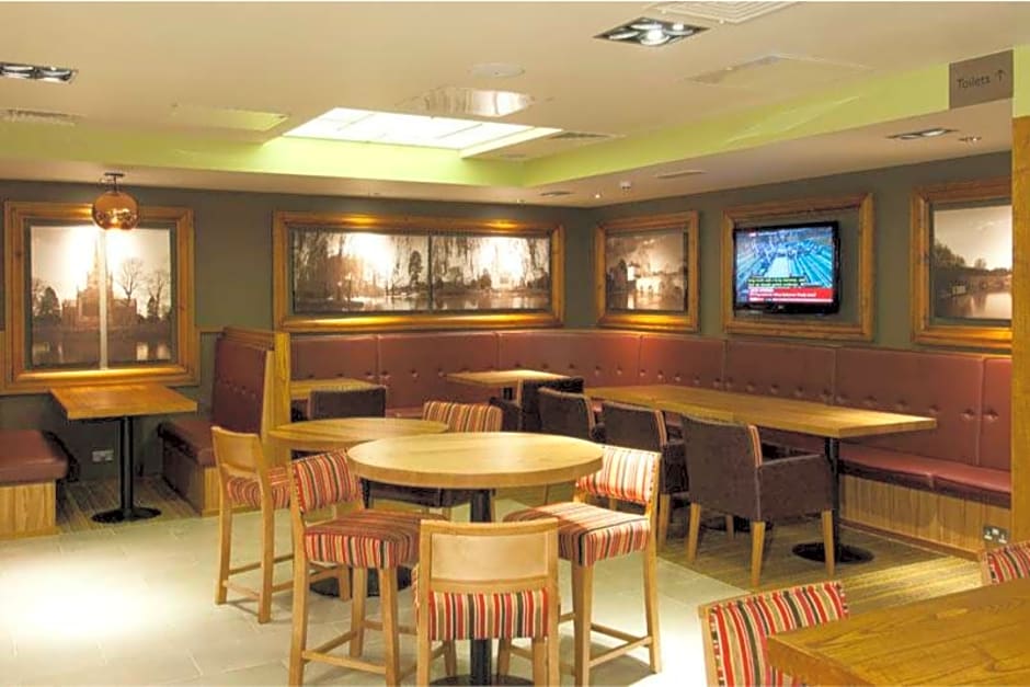 Premier Inn Stratford-Upon-Avon Central