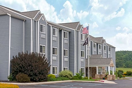 Microtel Inn & Suites by Wyndham Hazelton/Bruceton Mills