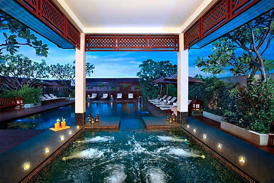 Centre Point Pratunam Hotel