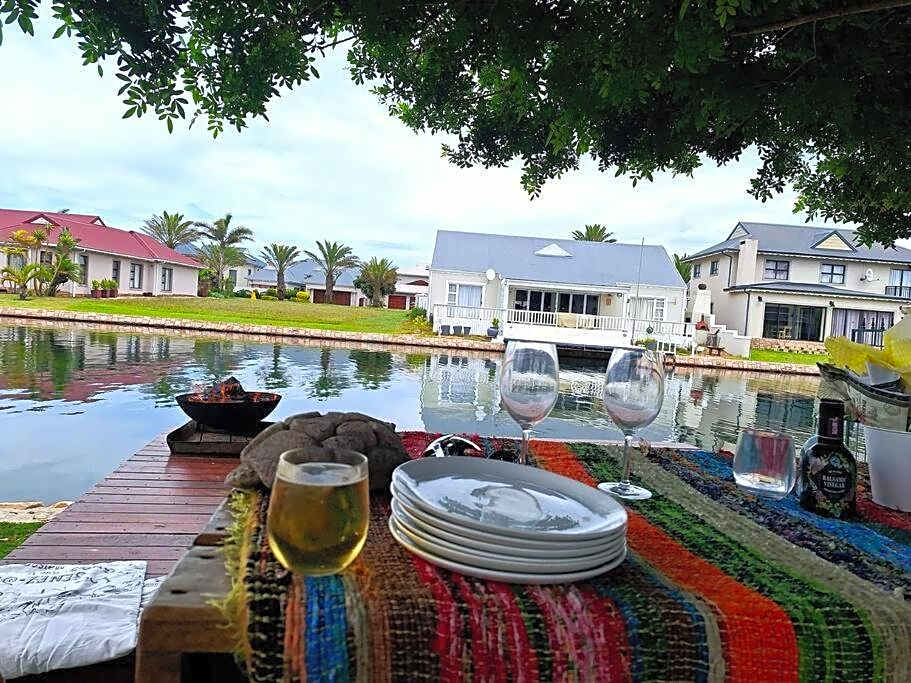 Jeffreys Bay - Life on the Canals