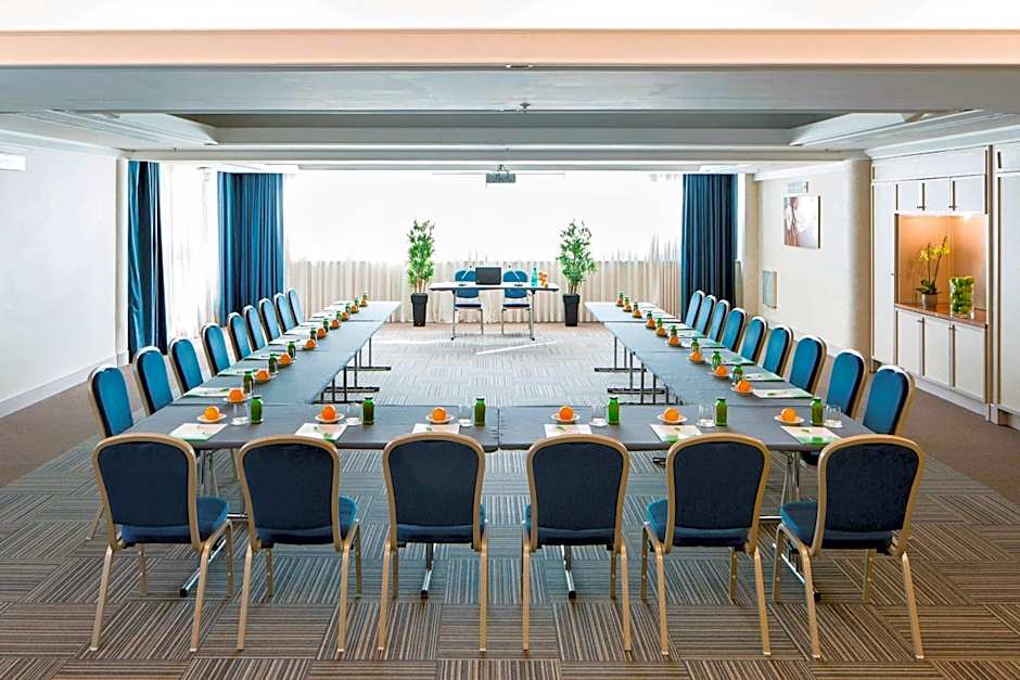 Courtyard by Marriott Rome Central Park