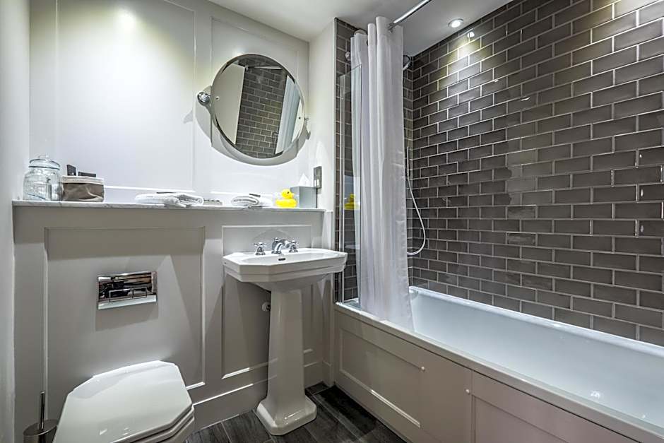 Coach & Horses Hotel