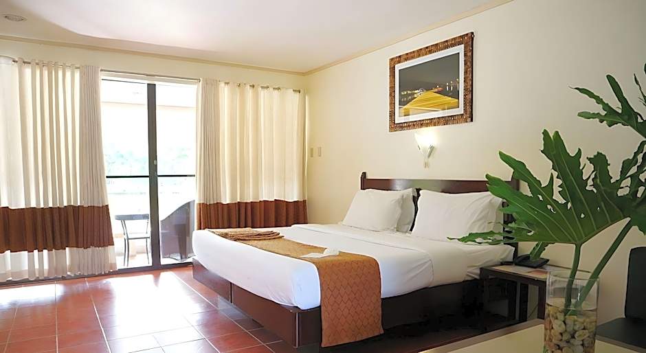 Photo 1 of 8 of Lagoon Suite