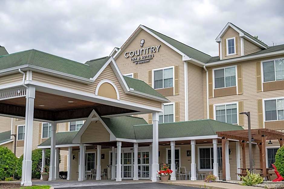Country Inn & Suites by Radisson, Lake George (Queensbury), NY