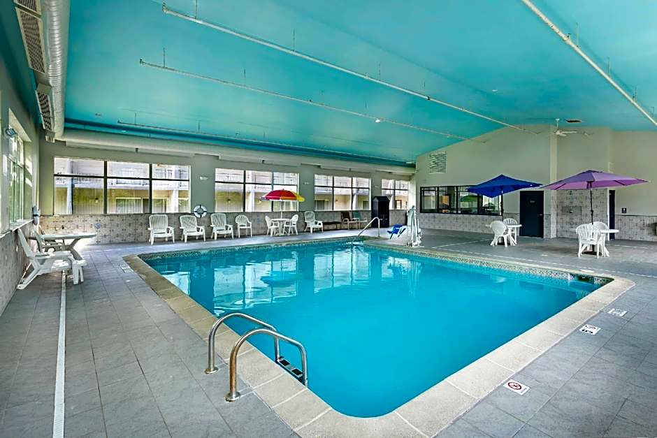 Quality Inn & Suites Ann Arbor Hwy 23